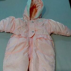 BABY B'GOSH brand.  Beautiful baby snowsuit. Size 6 months.